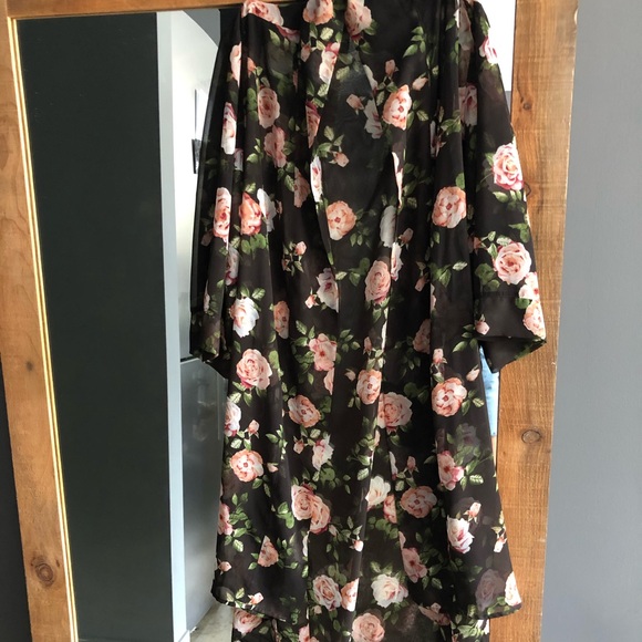 ❌SOLD❌ Blouse/Kimono Similar to For Love and Lemons - Picture 6 of 8